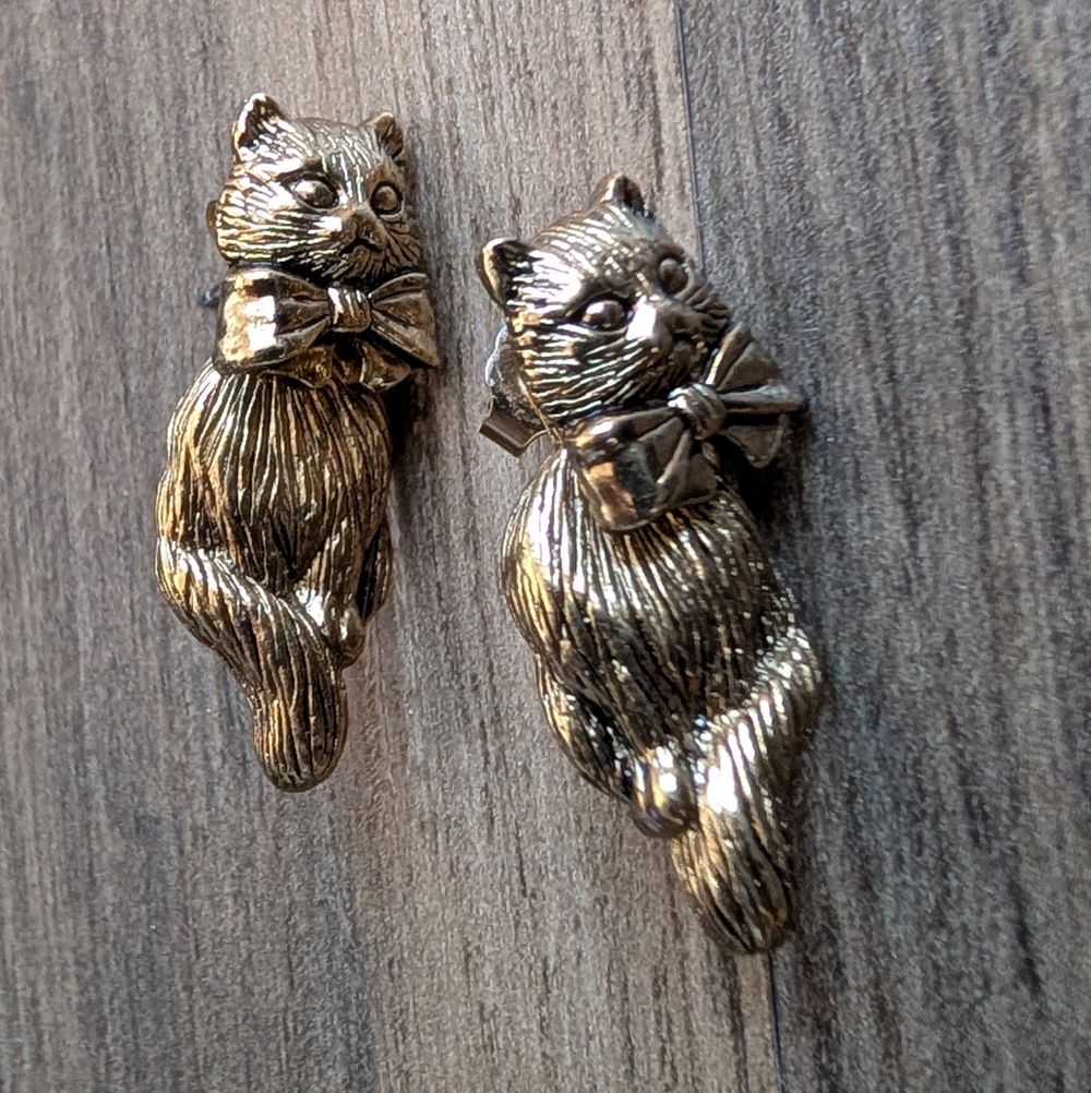 VTG Avon Cat Earrings